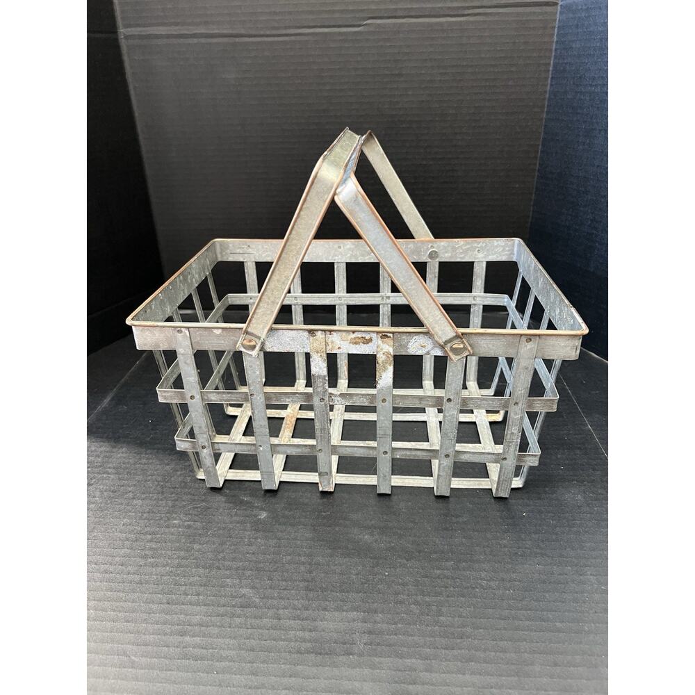 Antique Metal Milk Man Bottle Carrier Dairy Farm Caddy